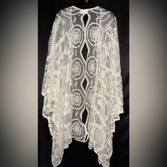 Torrid One Size White Lace Ruana - Picture 3 of 4